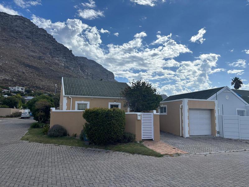To Let 3 Bedroom Property for Rent in Lakeside Western Cape